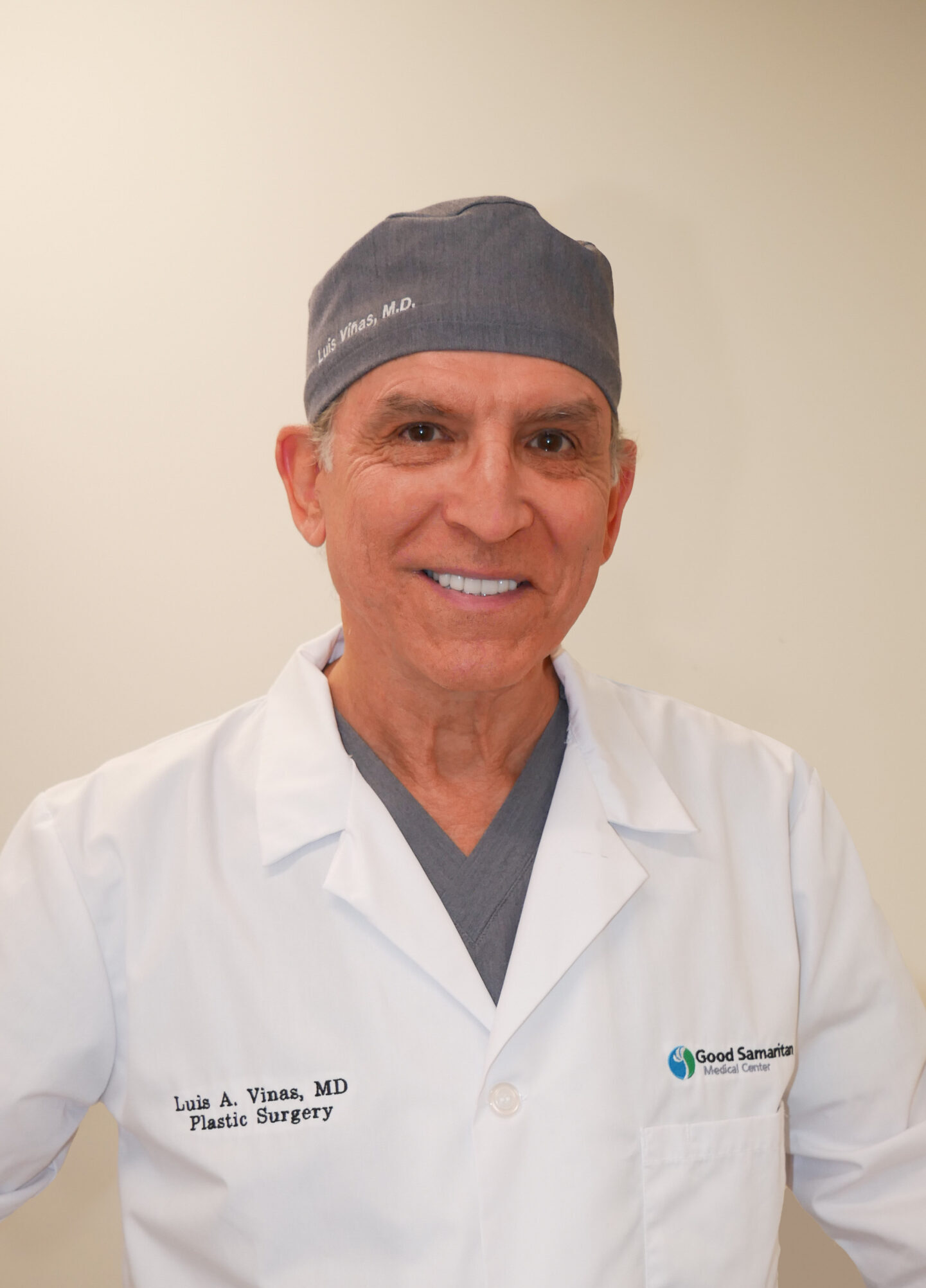 About Dr. Vinas